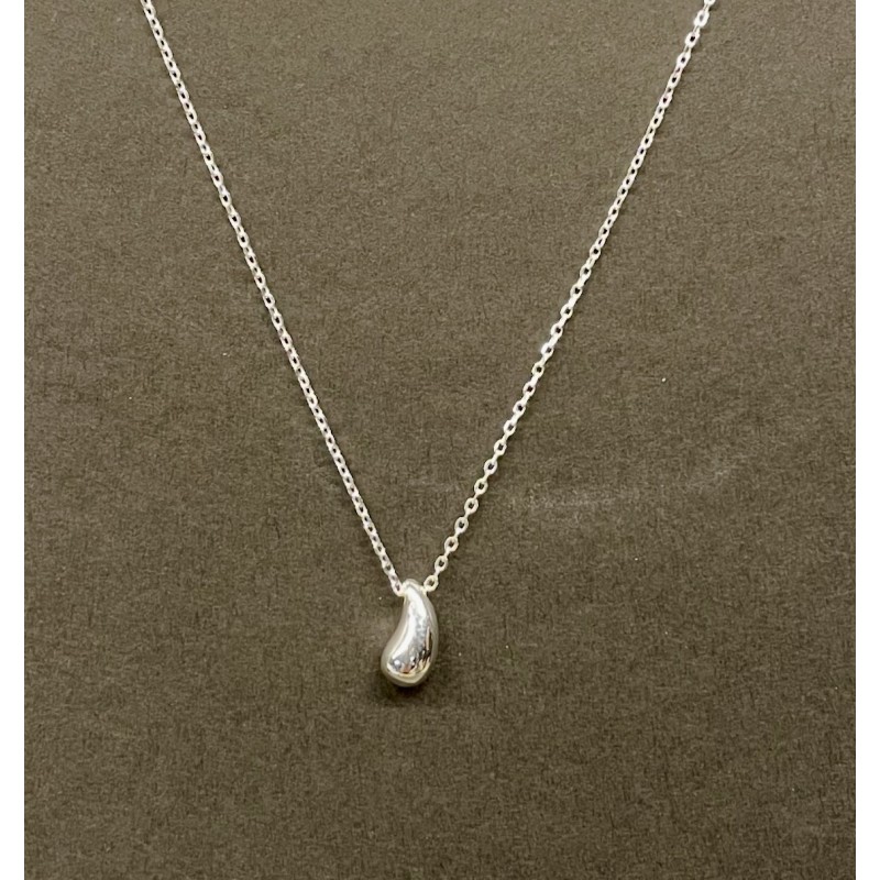 Collier argent avec pendentif goutte